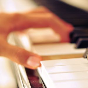 嫂嫂让小叔子帮忙生孩子电视剧
